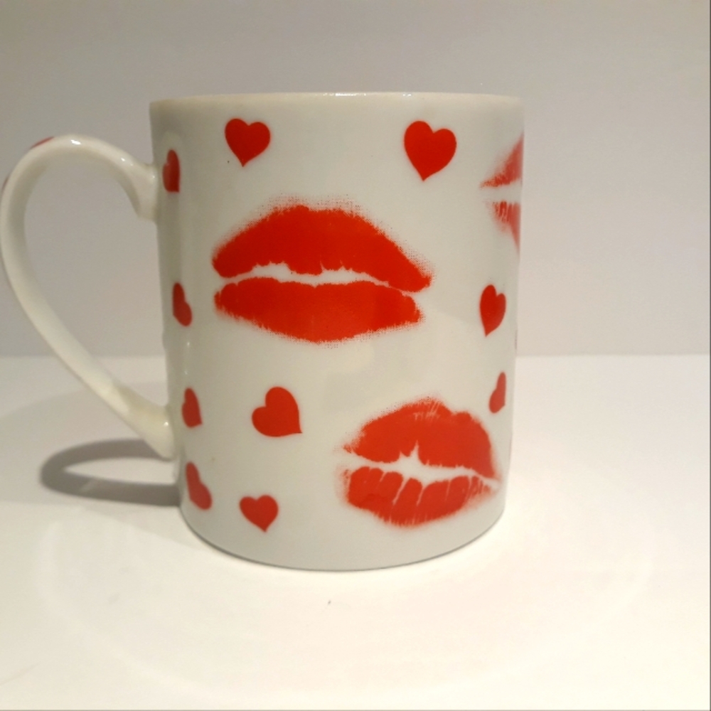 Vintage Love and Kisses Lips Hearts Ceramic Coffee Tea Mug Cup